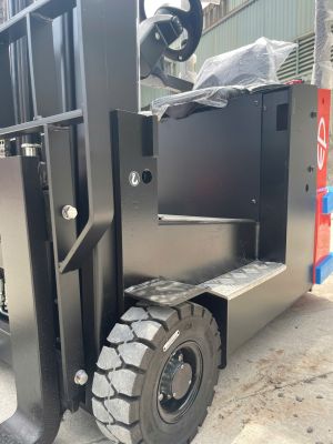 Xe nâng điện ngồi lái 1 tấn EFS101