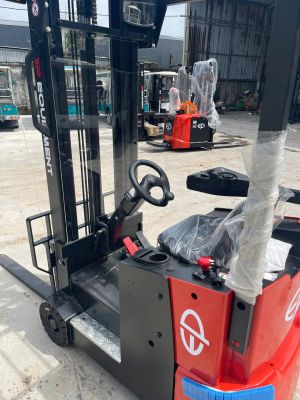 Xe nâng điện ngồi lái 1 tấn EFS101