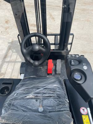 Xe nâng điện ngồi lái 1 tấn EFS101